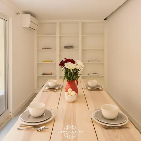 Apartment Sleek And Comfortable Pateo 51 By Lisbonne Collection