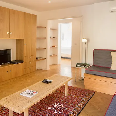 Apartman Sleek And Comfortable Pateo 51 By Lisbonne Collection